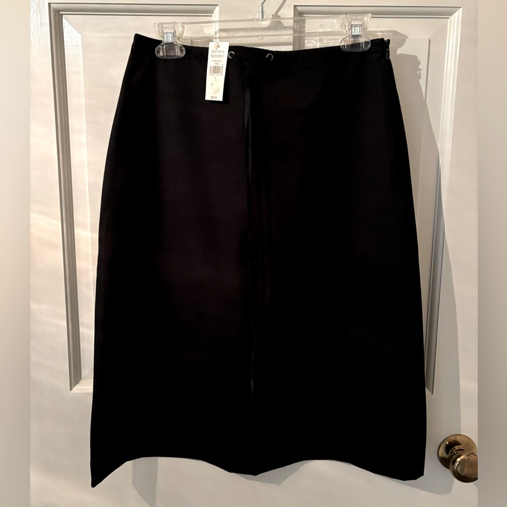 NWT Banana Republic Lined Stretch Black Skirt size 6